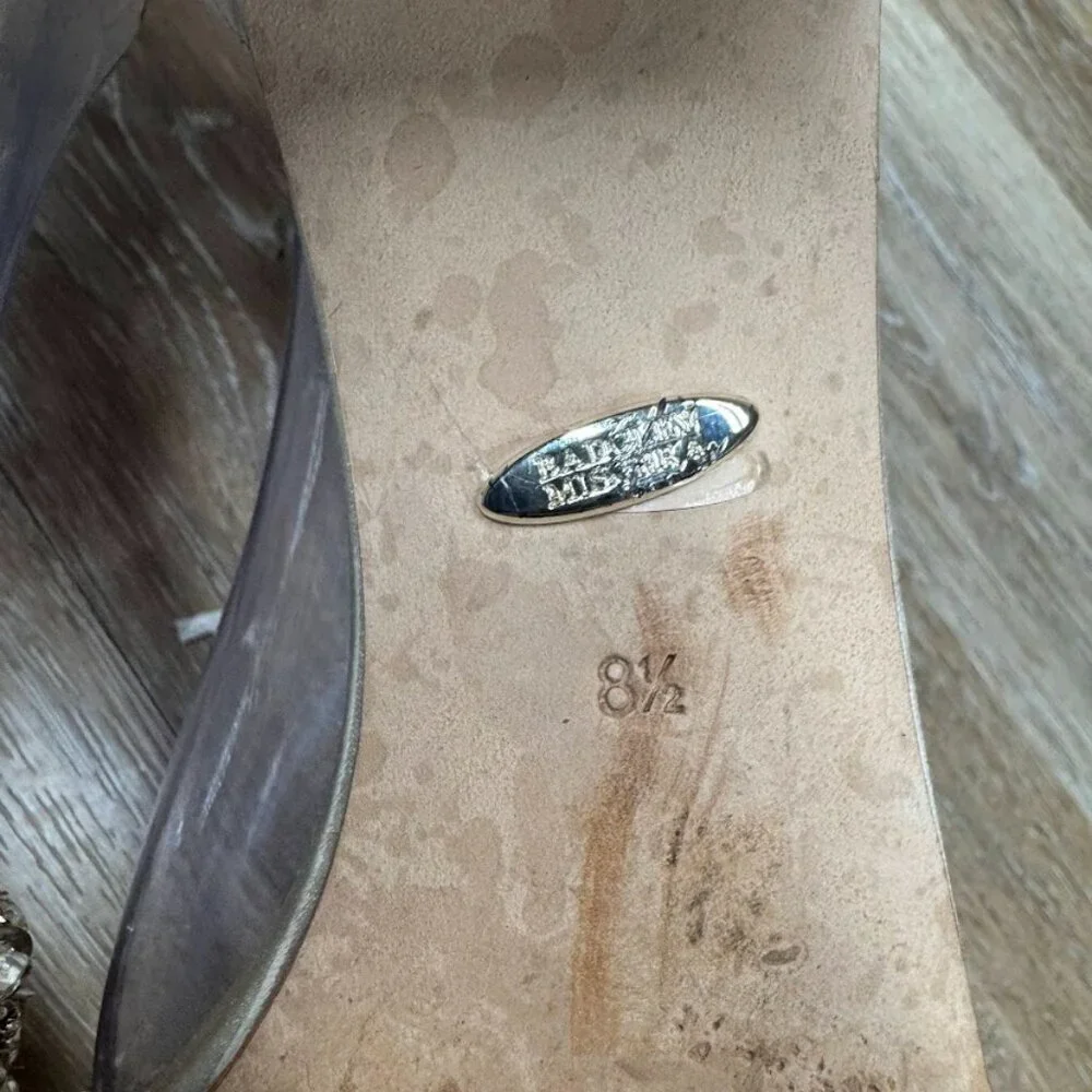 Badgley Mischka Tamara Gold Leather Ankle Strap Sandals Women's Size 8.5